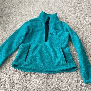 Women’s north face fleece pull over